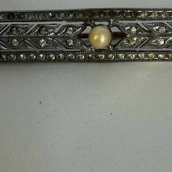Vintage Art Deco Brooch Pin Czech rhodium plate rhinestone pearl - Picture 7 of 9